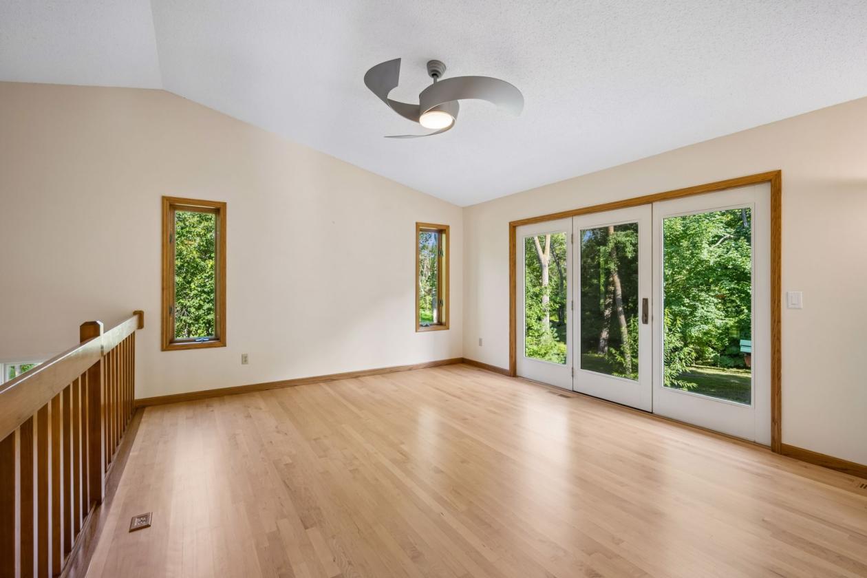 4.69 ACRES WITH LUXURY & PRIVACY - photo 11