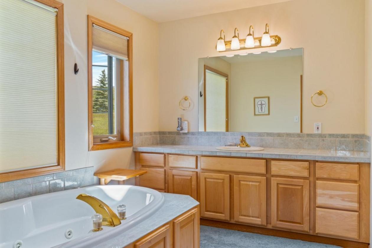 Exceptional Retreat - Horses Allowed - photo 18