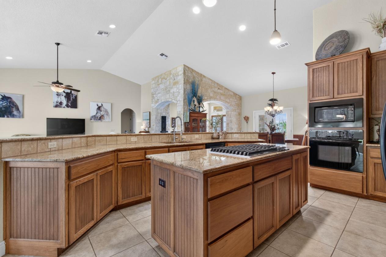 Comal County Equestrian Home - photo 17