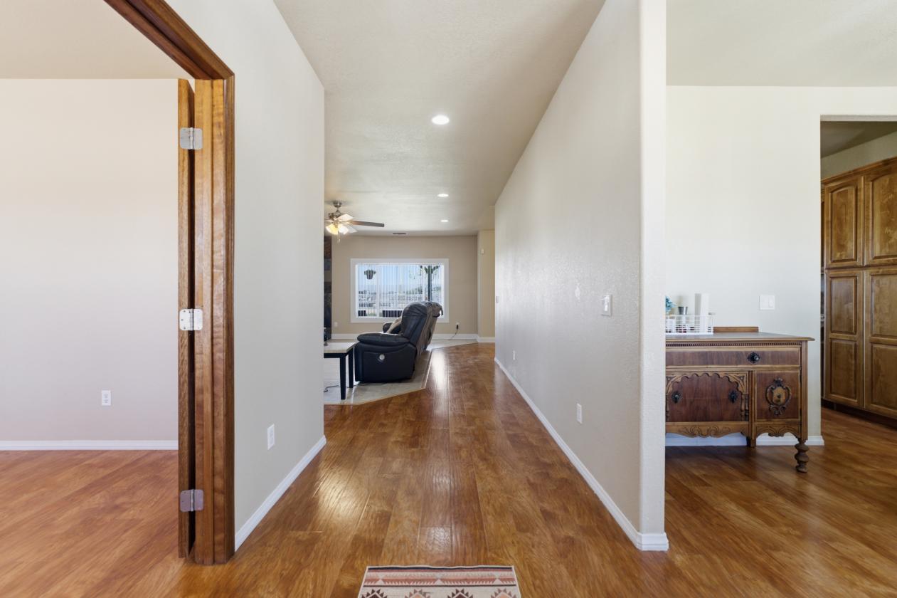 Turn key Ranch in west Lancaster - photo 16
