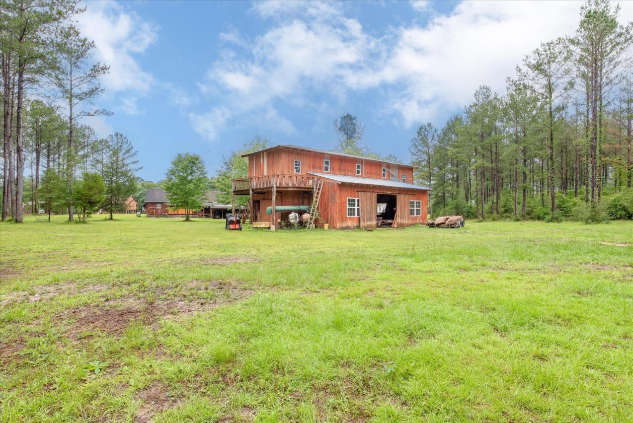 Custom Log Cabin on 9 Acres with 2 Horse Stalls - photo 4