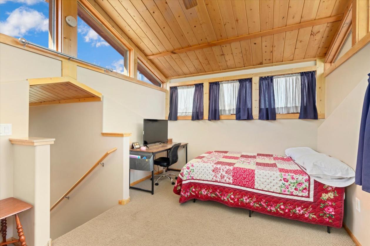 5-acre horse property - photo 29
