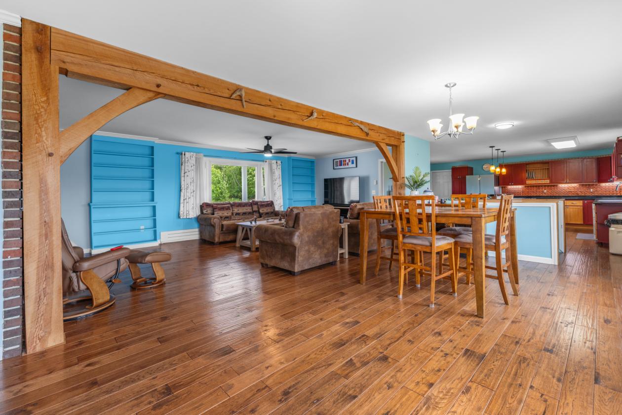 Lakefront Home with 2 stalls & a Tack Room - photo 10