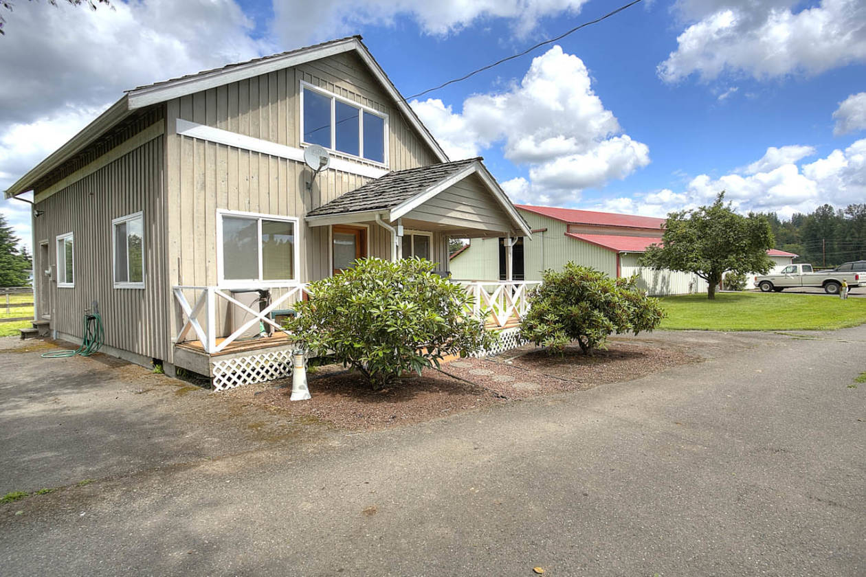 Exceptional Home on 33+ Ac. Equestrian Ranch w/an Amazing View