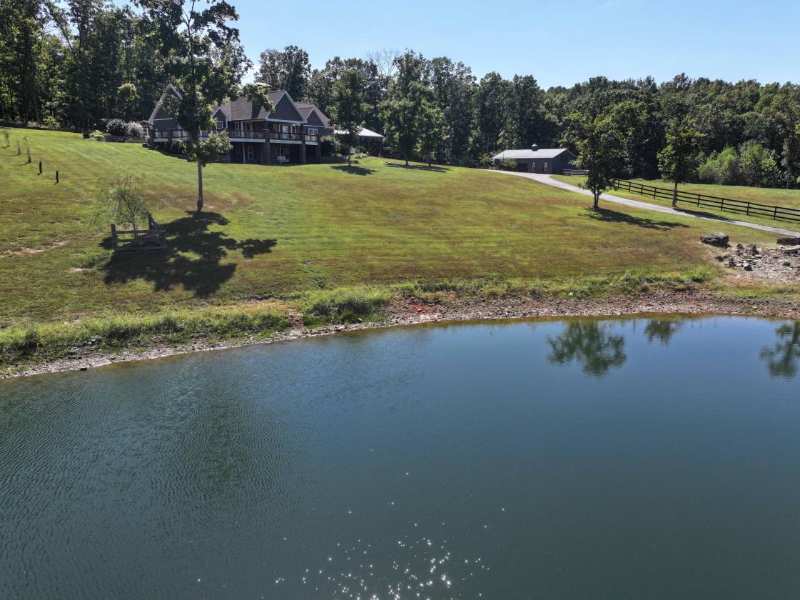 31 Acres, 5-Stall Barn & Luxury Home - photo 26