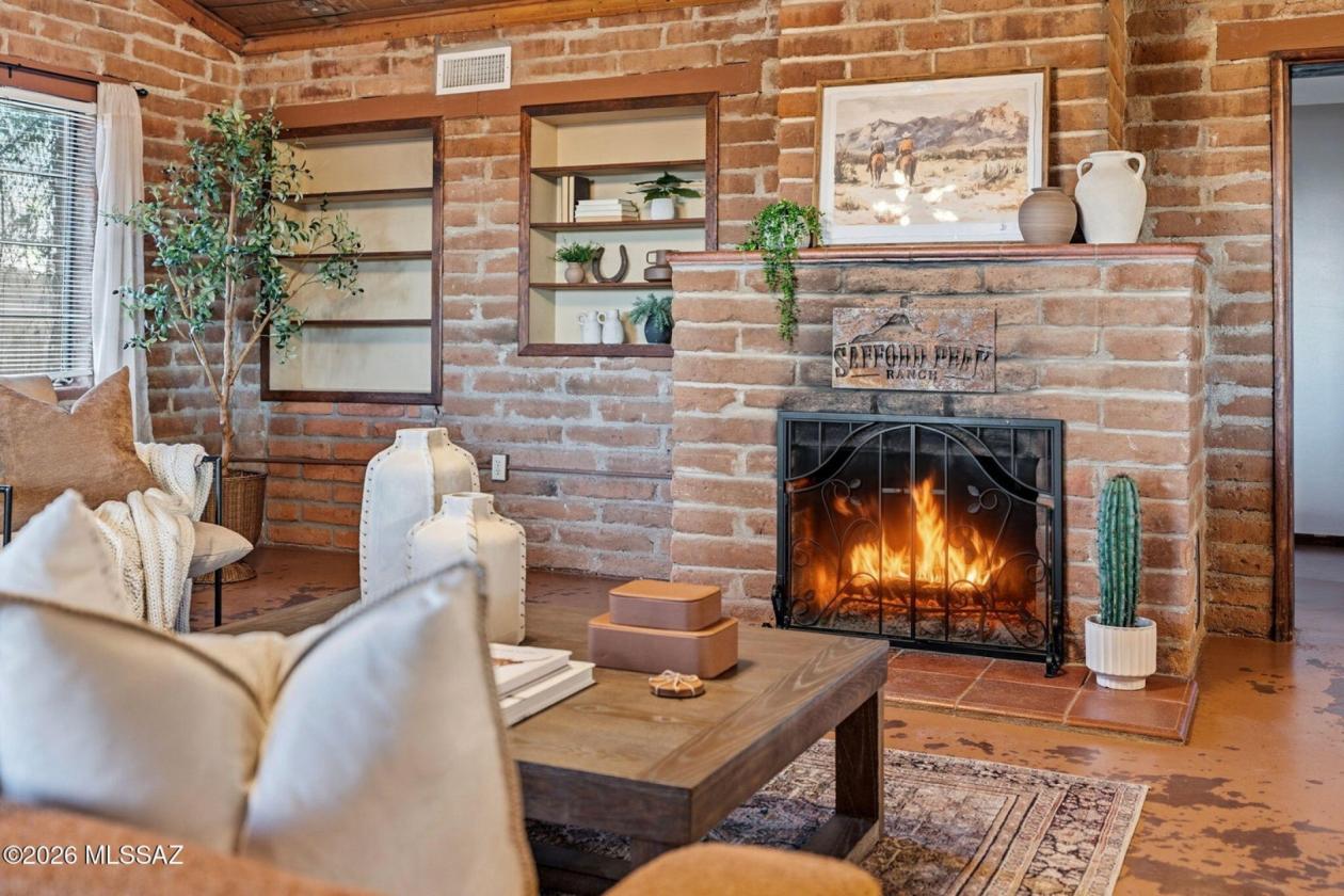 One-Of-A-Kind Tucson Area Ranch - photo 6