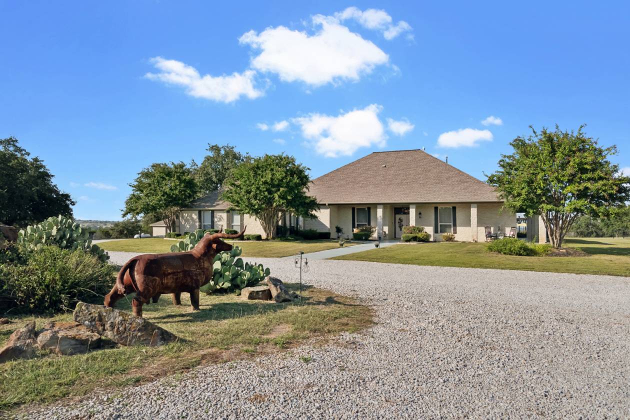 Horse Property for sale.