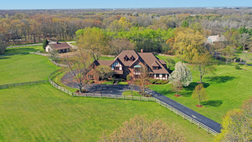 forest horse paddocks libertyville preserve horseproperties trails acreage mettawa barns