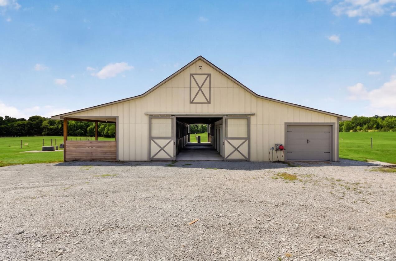 46 Acre Turn Key Gated Equestrian Estate - photo 4