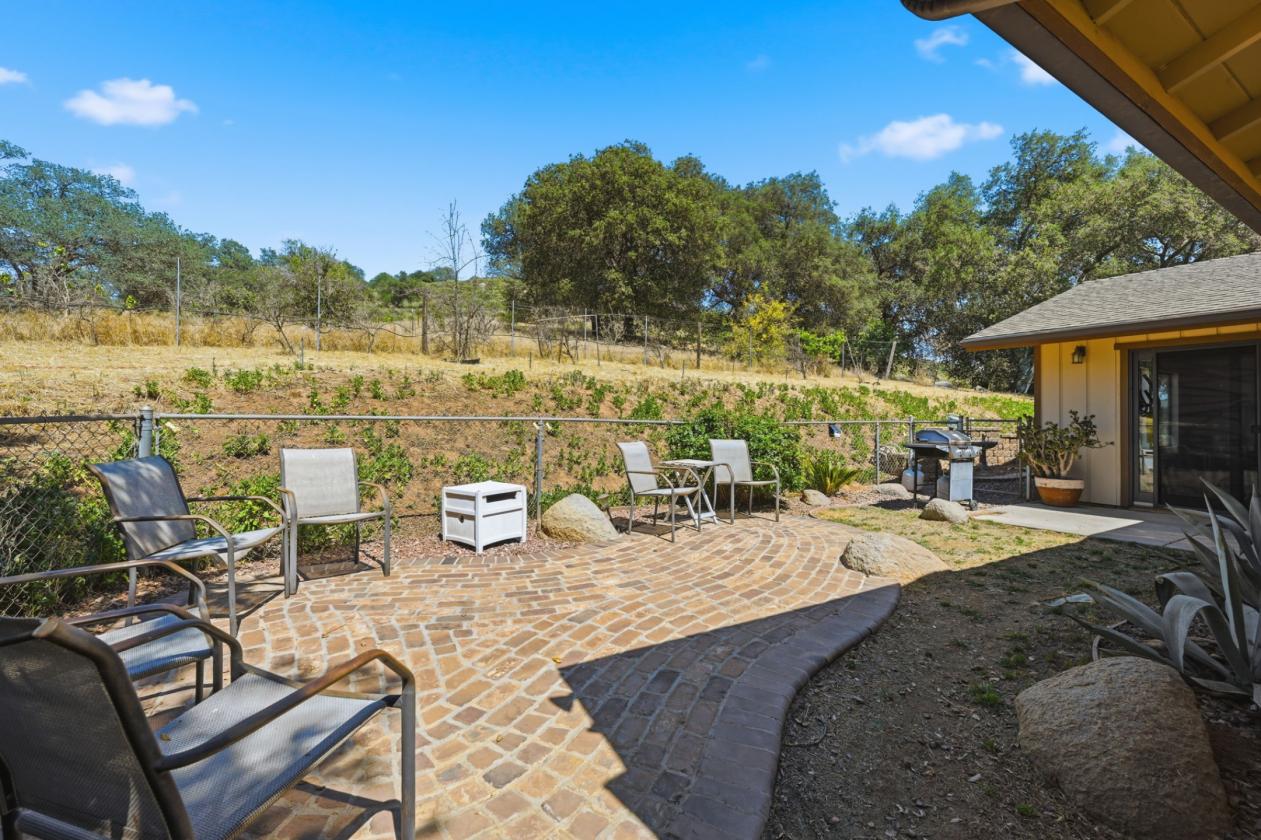 Private Ranch Style Home With Room for Horses - photo 22