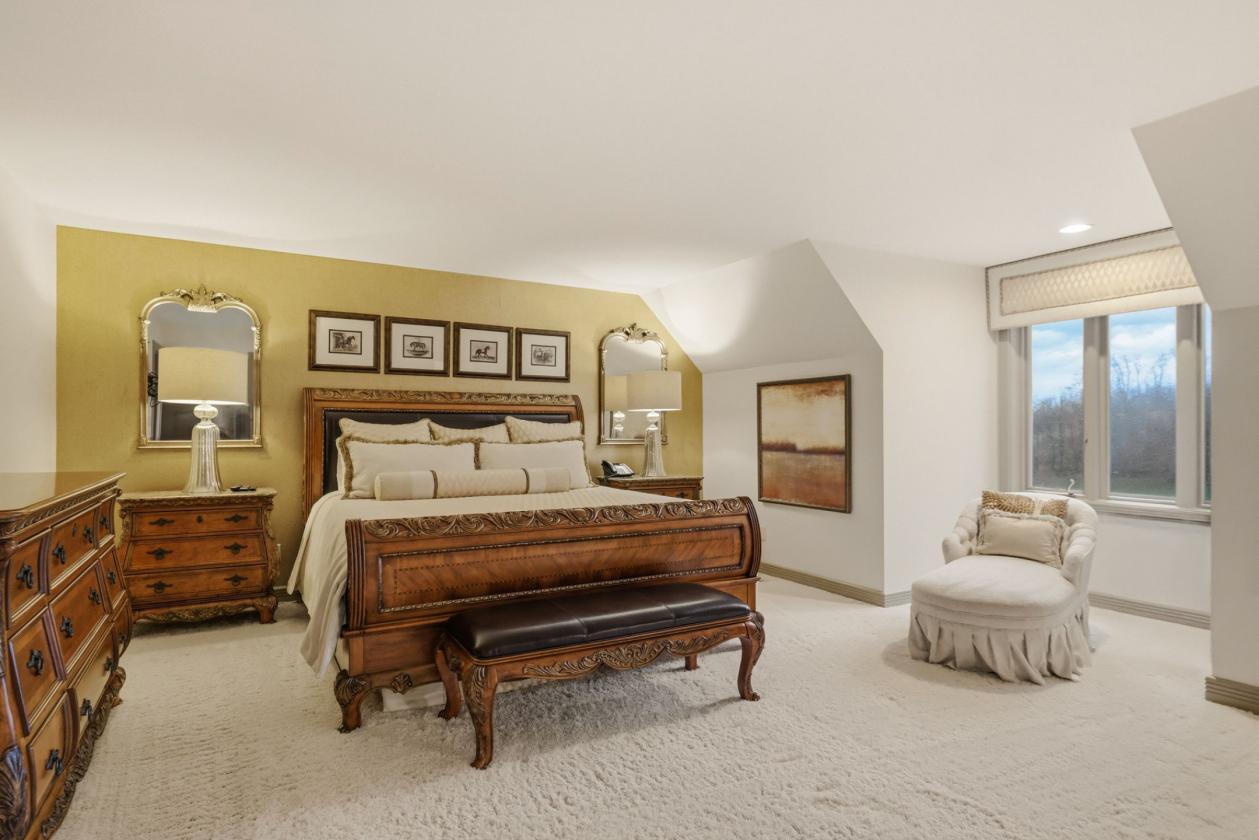 Stunning Equestrian Home! - photo 16