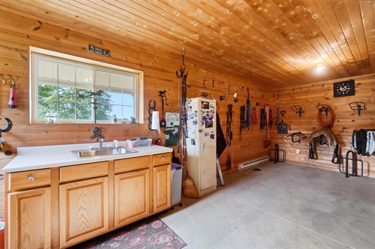 EQUESTRIAN RETREAT ON 10 ACRES - photo 28
