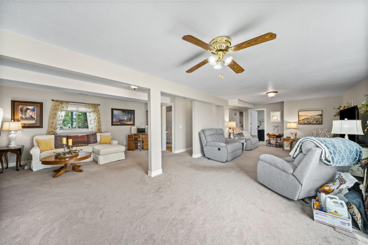 Pikes Peak Views & Horse-Ready Living - photo 17