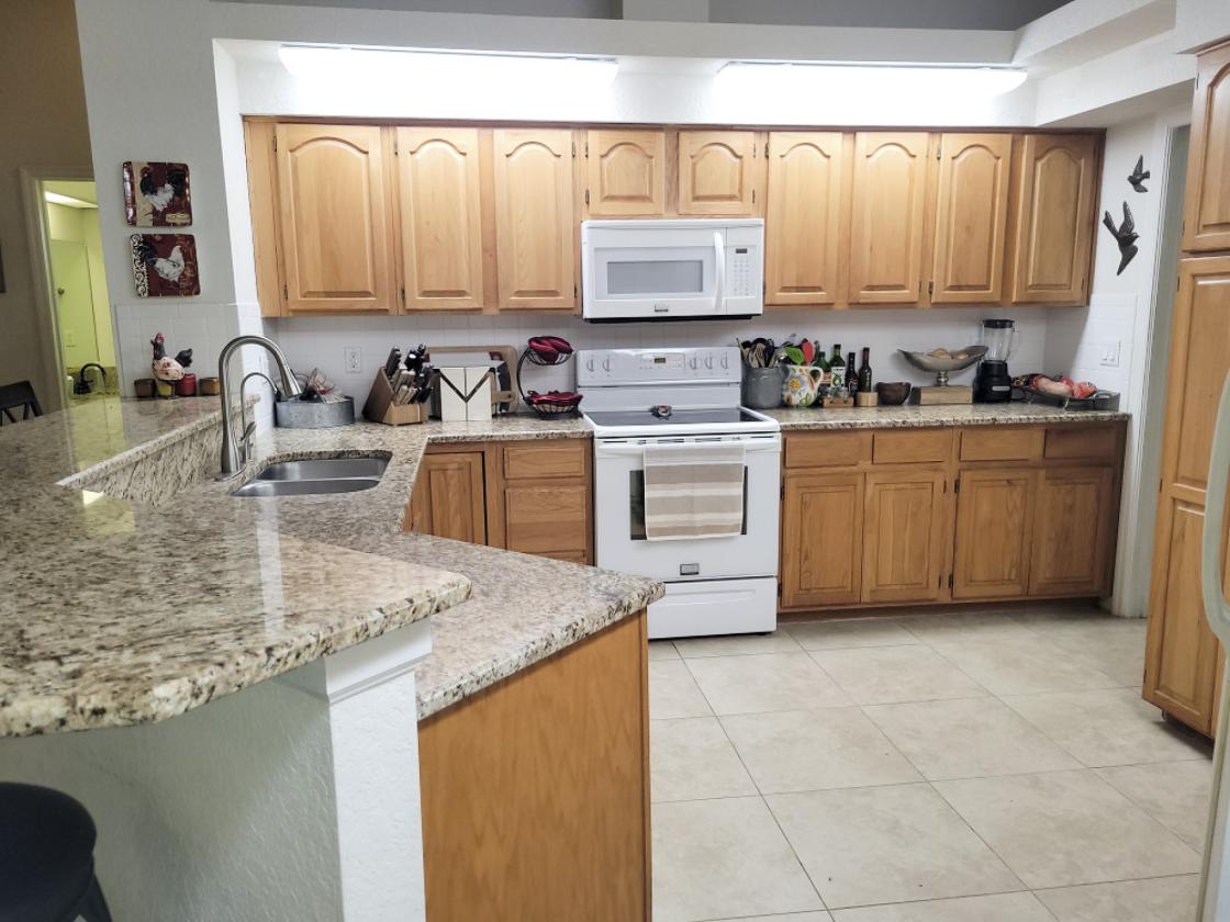 Looking for Old Florida vibes with modern amenities - photo 8