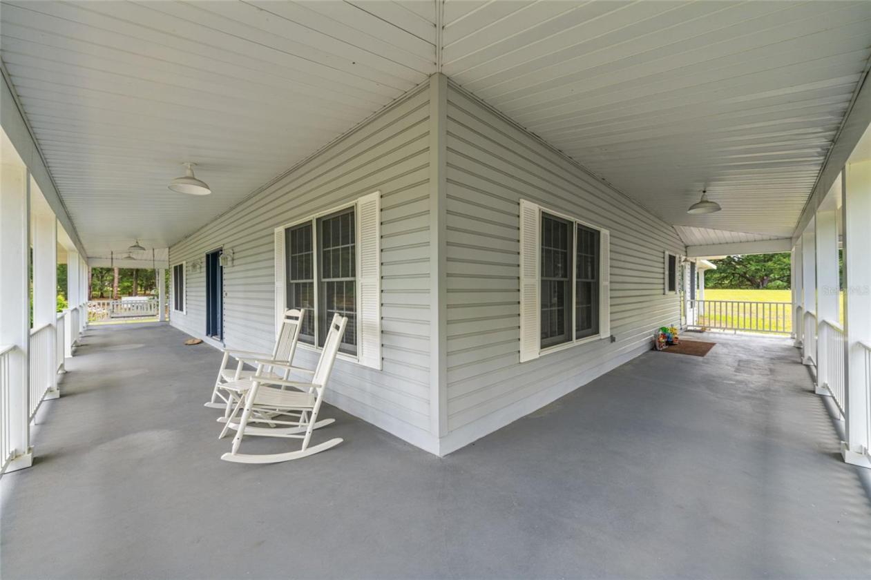 Equestrian Estate with Business Flexibility - photo 5