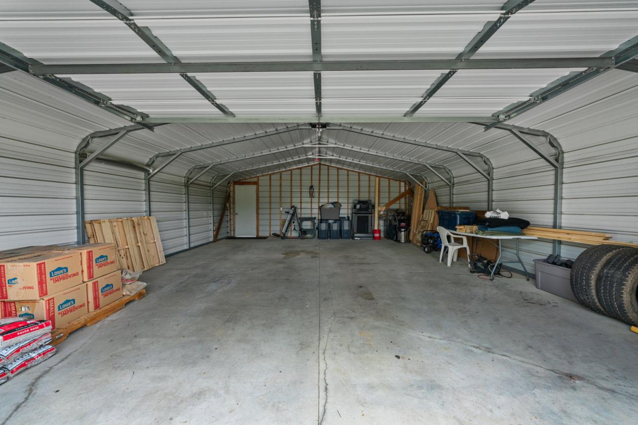 Home on 5 acres - photo 17