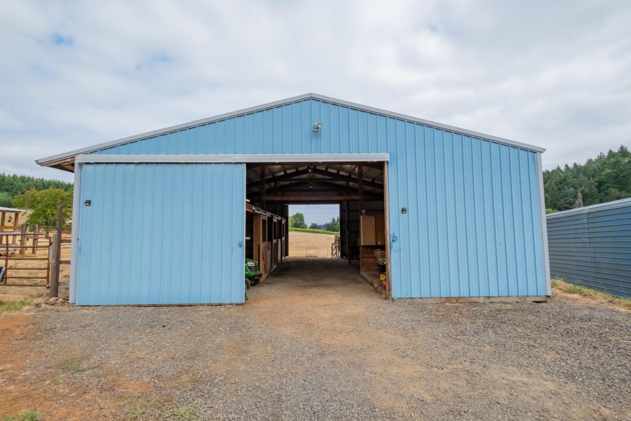 Oregon horse and hobby farm near town - photo 8