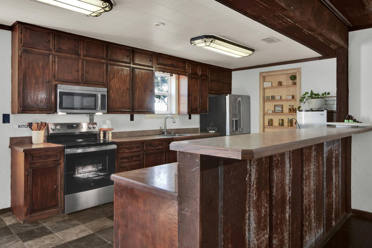 8.25 Acre Horse Property with Cozy Ranch House - photo 7