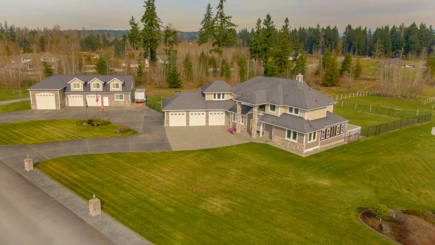 Stunning home with amazing Mt. Rainier views in gated neighborhood Graham, Pierce County