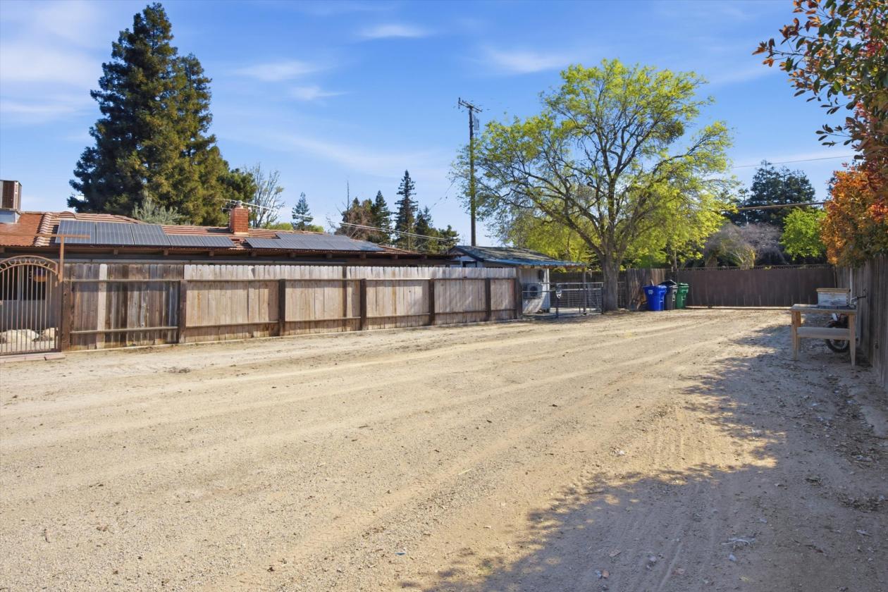 Turnkey 1-Acre Horse Setup w/ Mare Motel *County* - photo 25