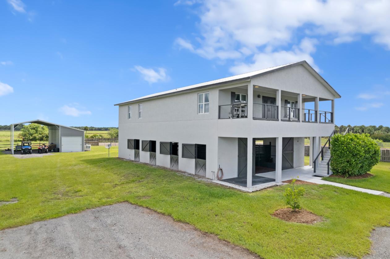 8 STALLS  •  8+ ACRES • ARENA • TURNKEY HOME - photo 8