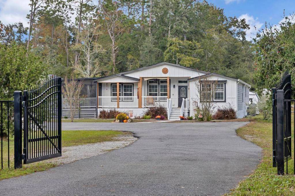 Horse Property for sale.