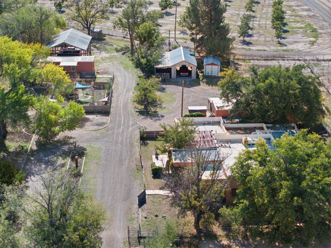 7 ACRE HORSE PROPERTY WITH THREE HOUSES - photo 1