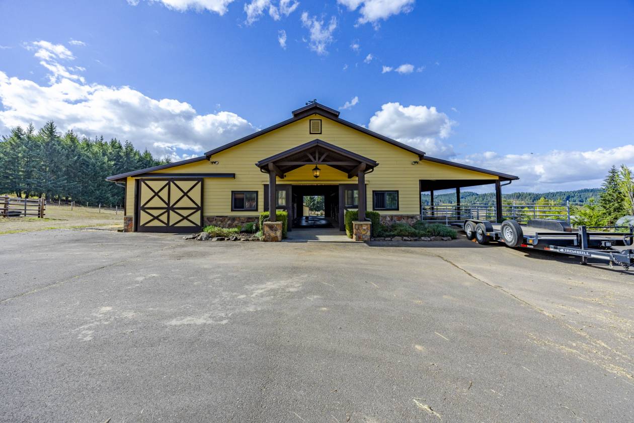 Eugene Ranch Tuscan-inspired equestrian estate | Eugene, Oregon | Horse Ranch ...