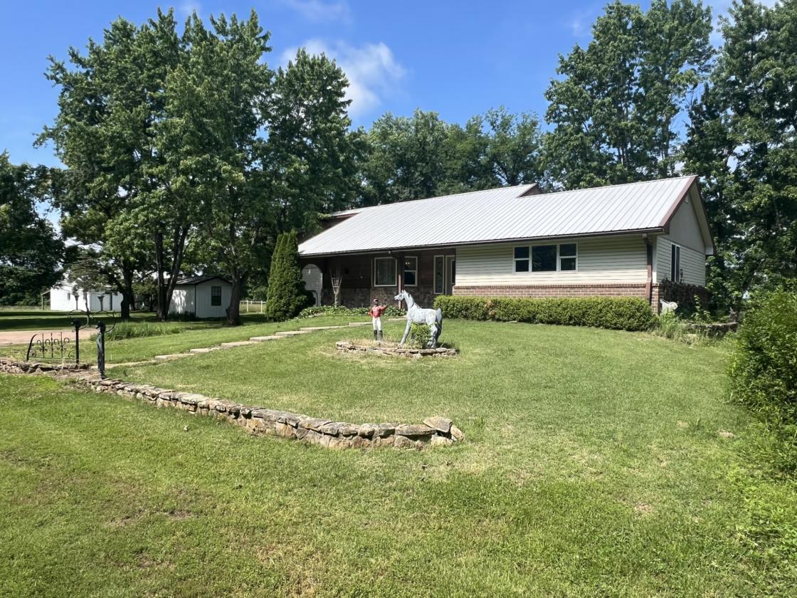 Custom home, horse barn, buildings for toys - photo 6