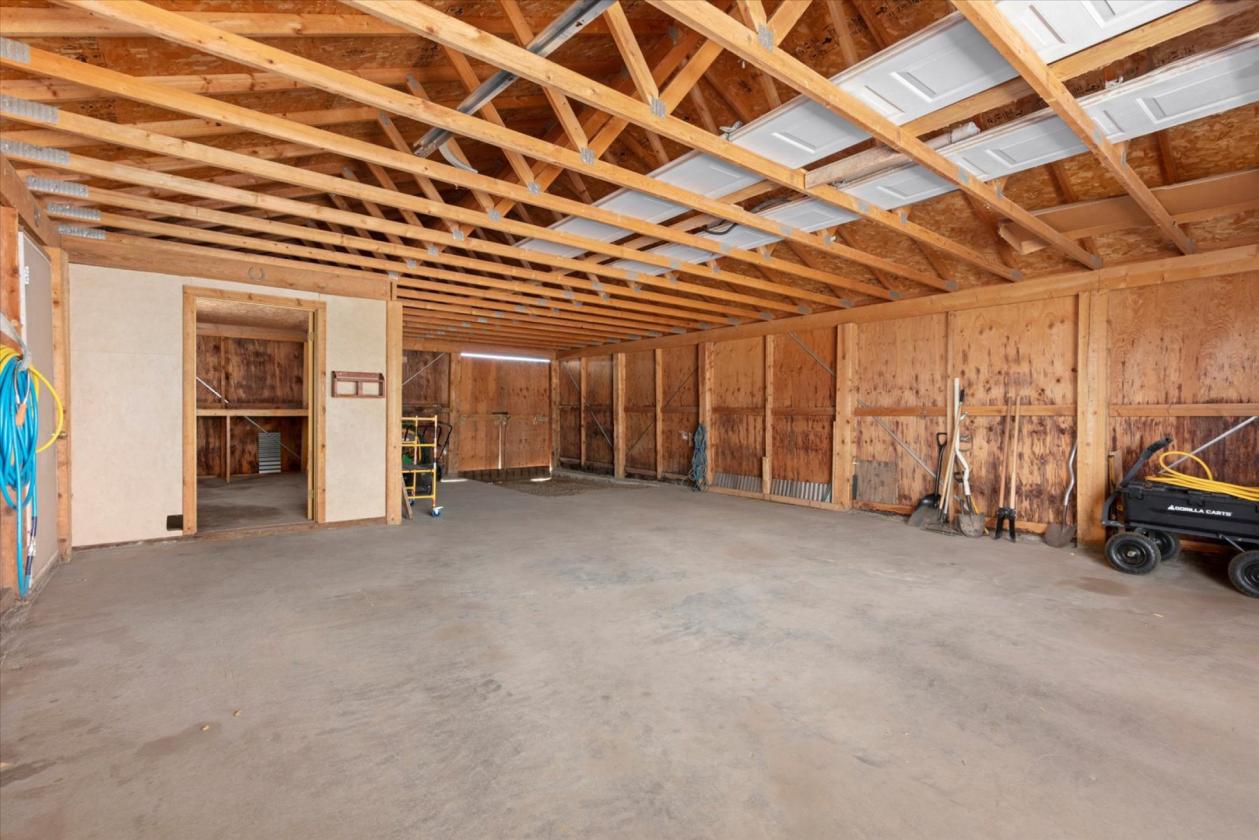 5-acre horse property - photo 16