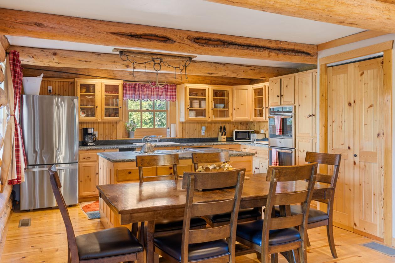 Mountain cabin with pasture and views - photo 12