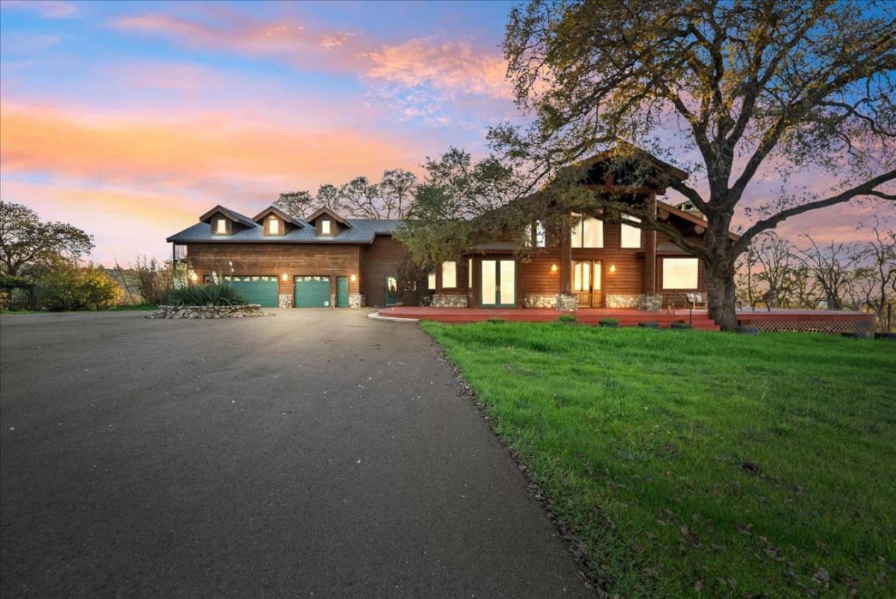 Horse Property for sale.