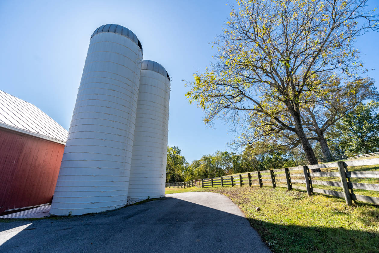 EQUESTRIAN ESTATE for sale Westminster, Carroll County, Maryland