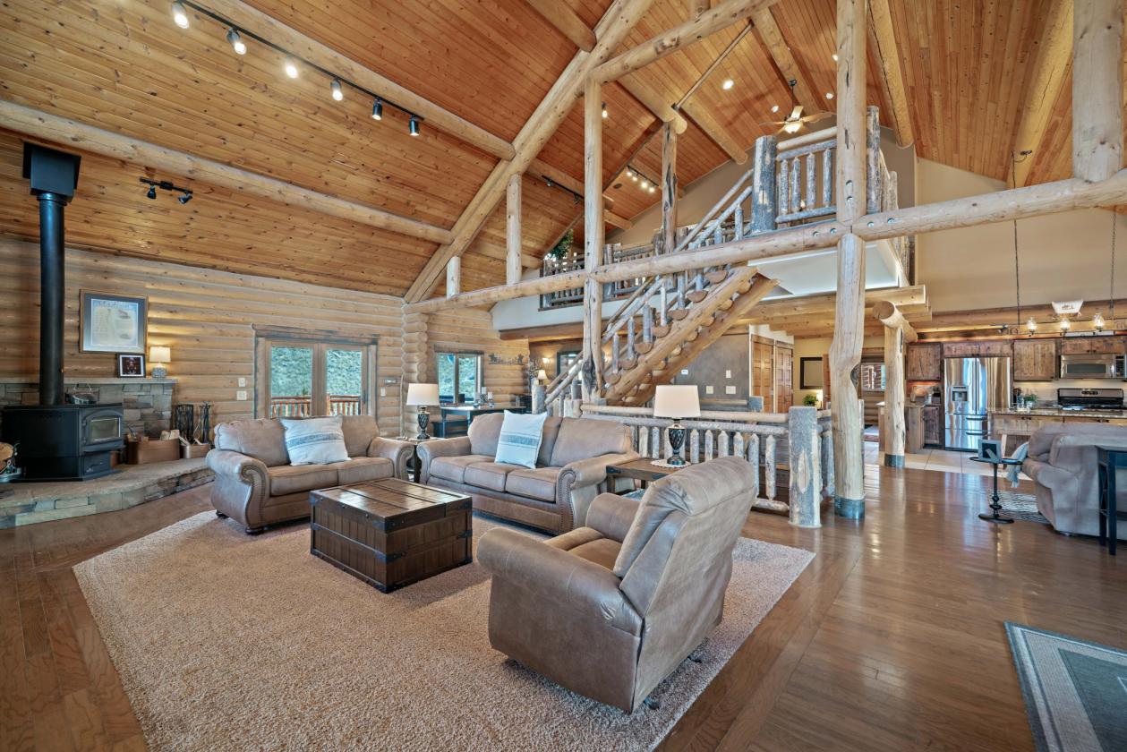 Dream log home on 20 Acres - Fenced & Ready - photo 17