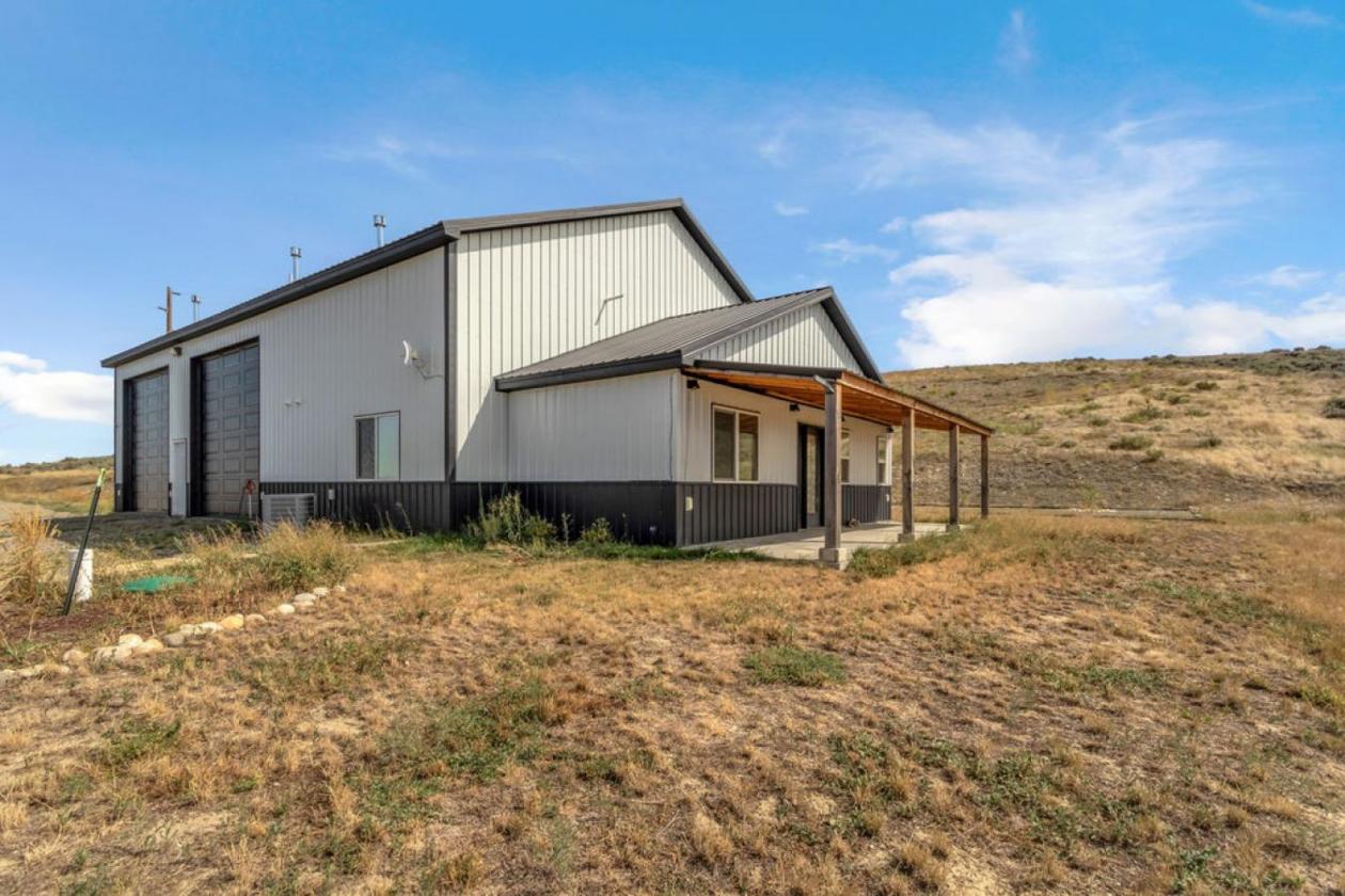 Barndominium with Endless Beartooth Mountain Views - photo 9