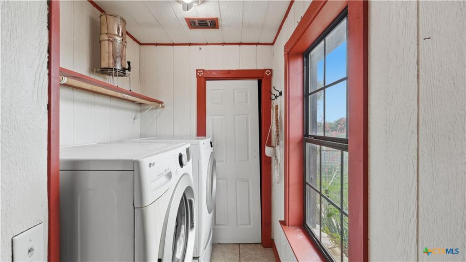 White Rock Ranch Home with 4 Stalls - photo 23