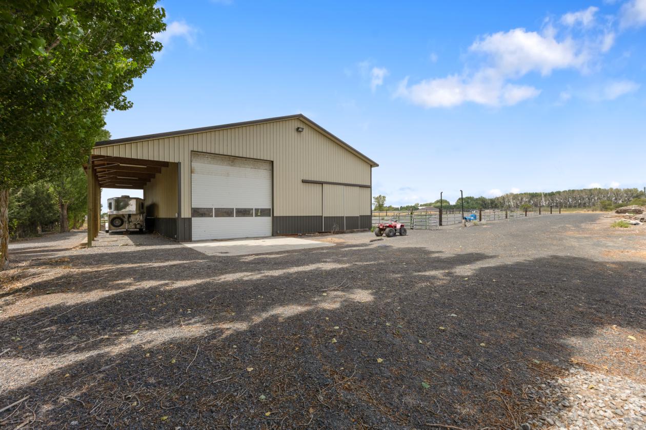 Lakeview Equestrian Estate w/ Shop & Barn - photo 5