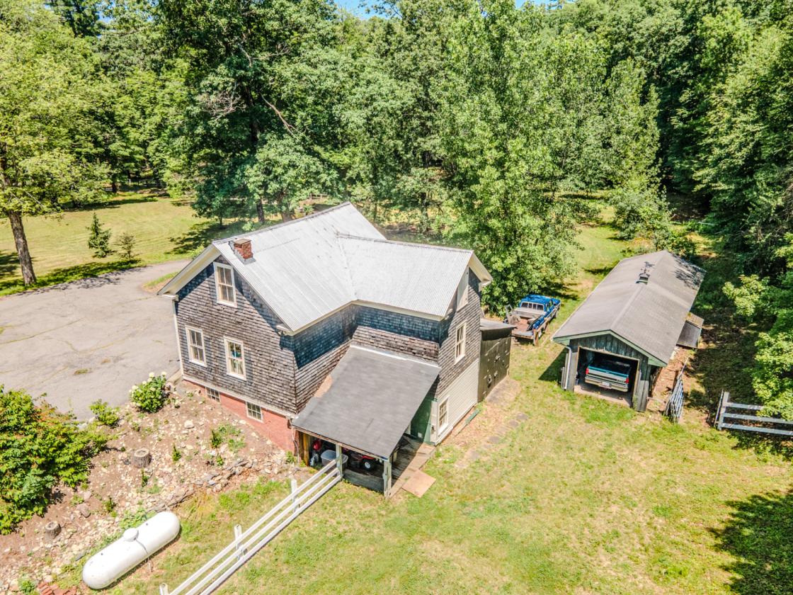 Own a piece of History - Classic Brick Colonial - photo 5