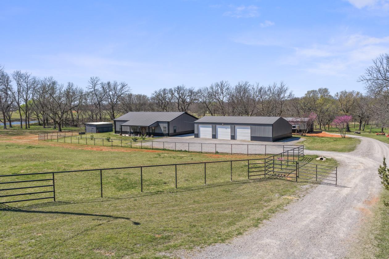 Home, Shop, Horse Barn on 25 acres - photo 12