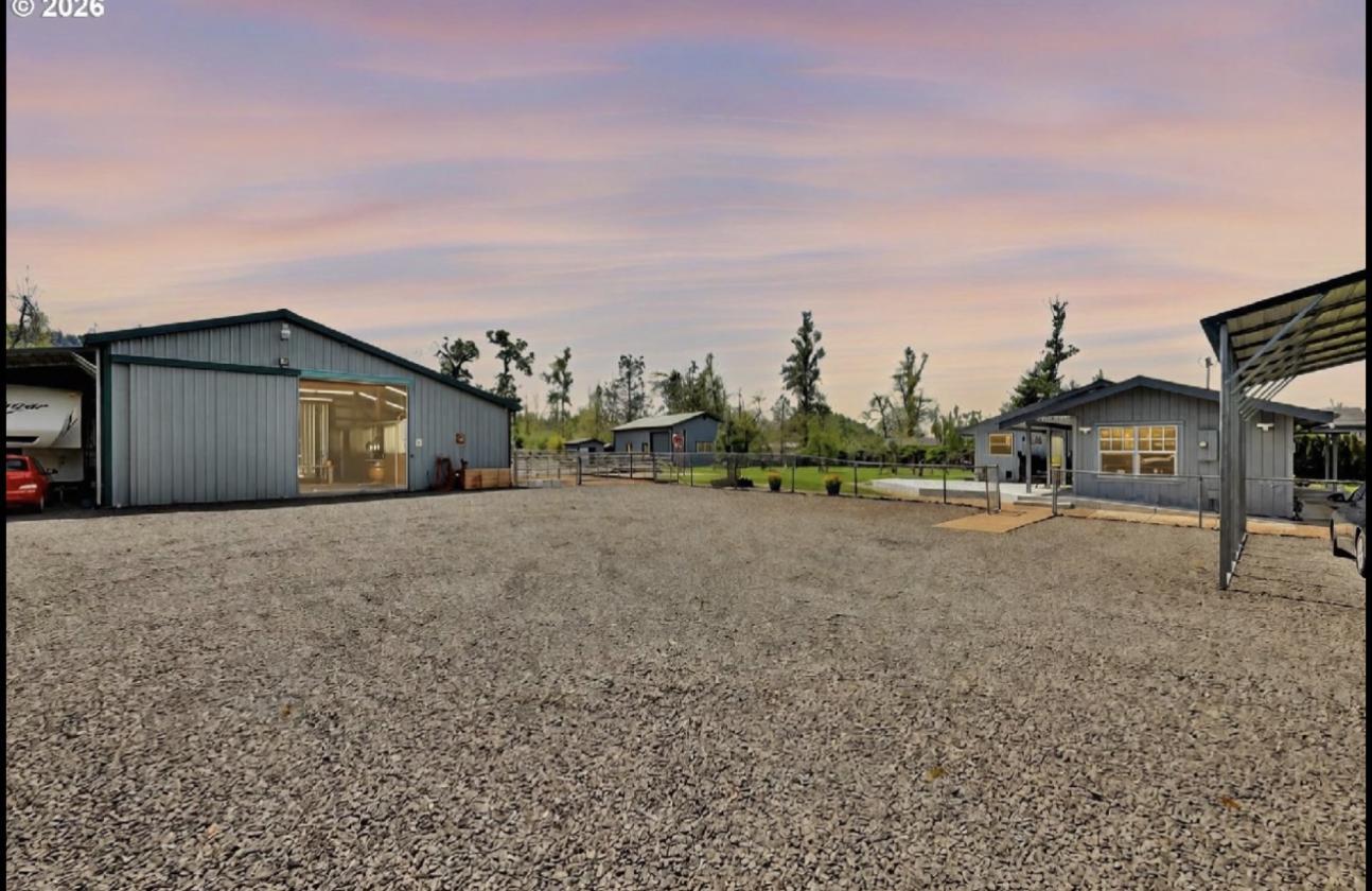 Horse property with giant covered arena - photo 2