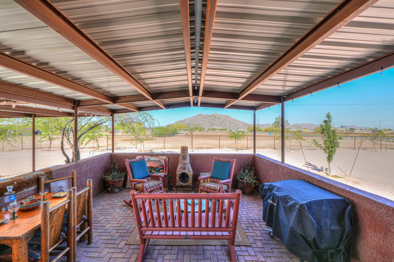 Move in ready horse property - photo 6