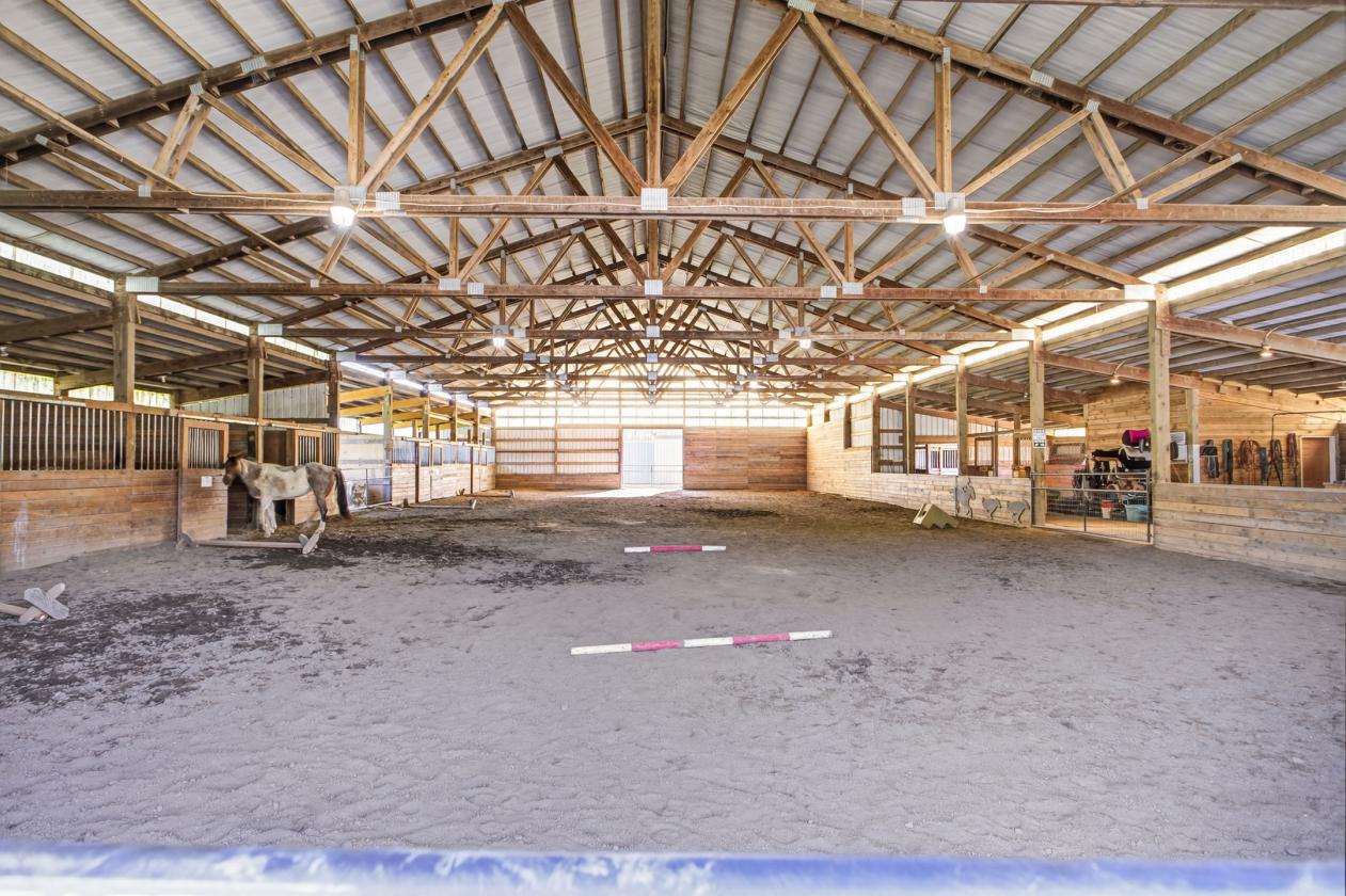 16 Stall Toledo Horse Facility - photo 3