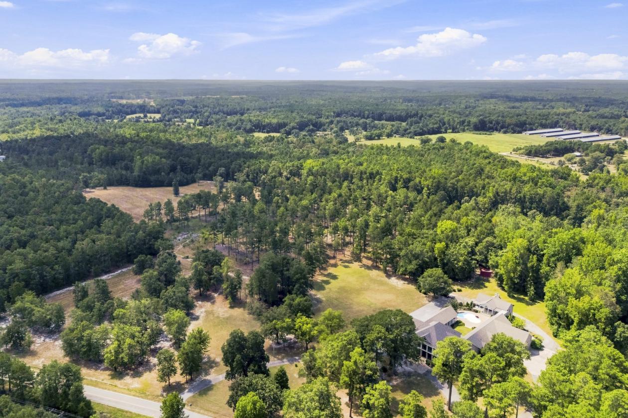 Meticulously Maintained Private Southern Estate - photo 2