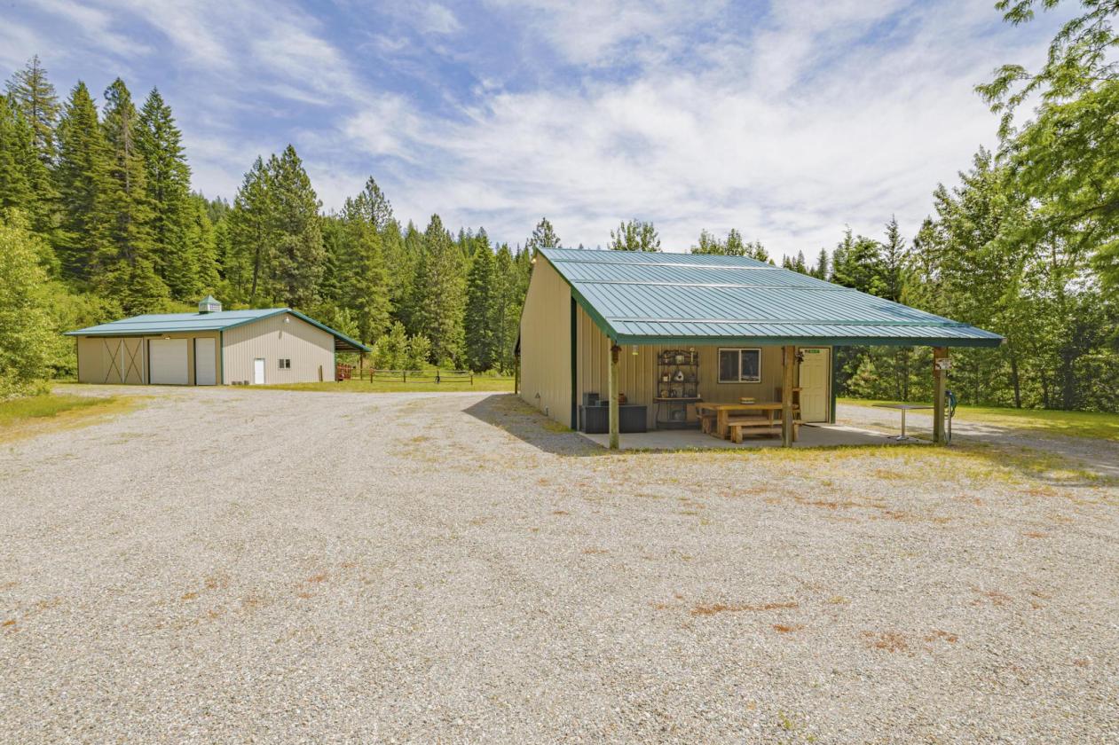 Stunning custom estate, bring your horses! - photo 28