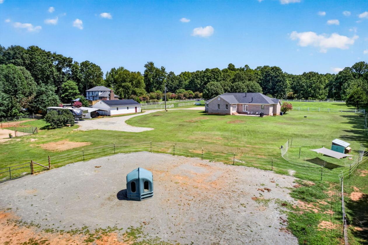 8 Acre Turn-Key Horse Property - photo 28