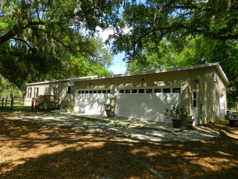 REDUCED! Country Estate on 10 Acres with Main House, Guest... Arcadia, Desoto County, Florida