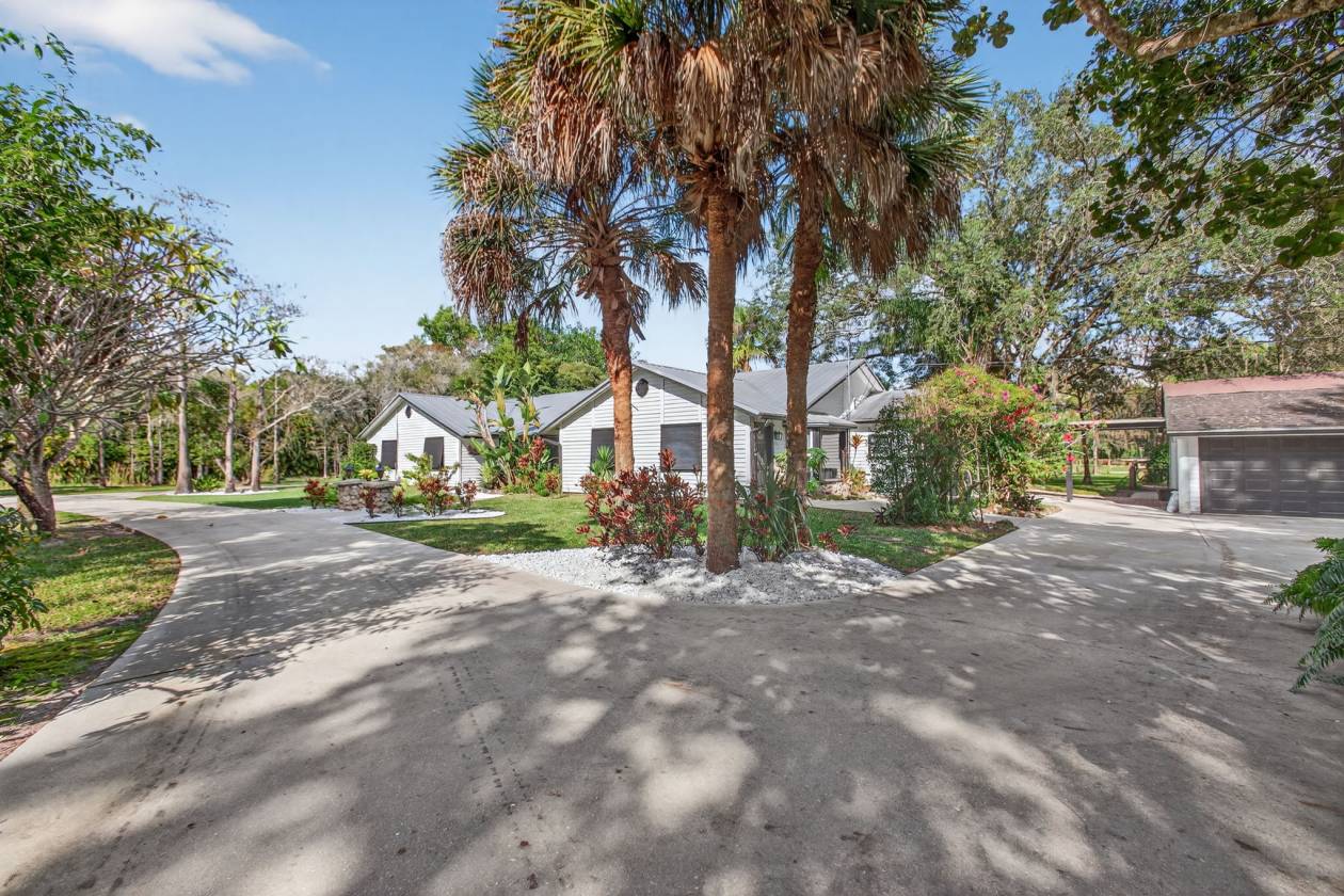 Gorgeous Multi-Faceted Equestrian Property - photo 4
