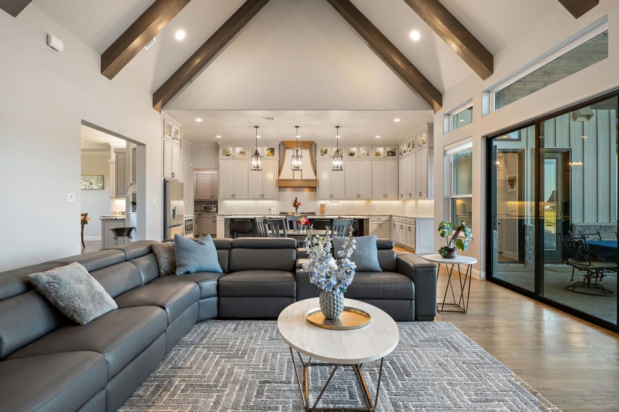 Horses Welcomed | Modern Luxury Farmhouse | 4 Acre - photo 14