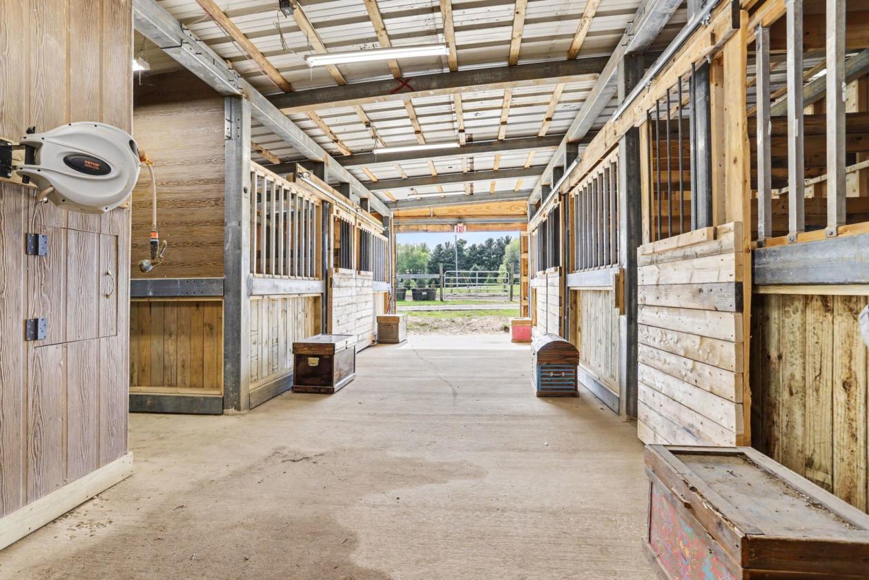 10 acre turn-key horse farm - photo 14