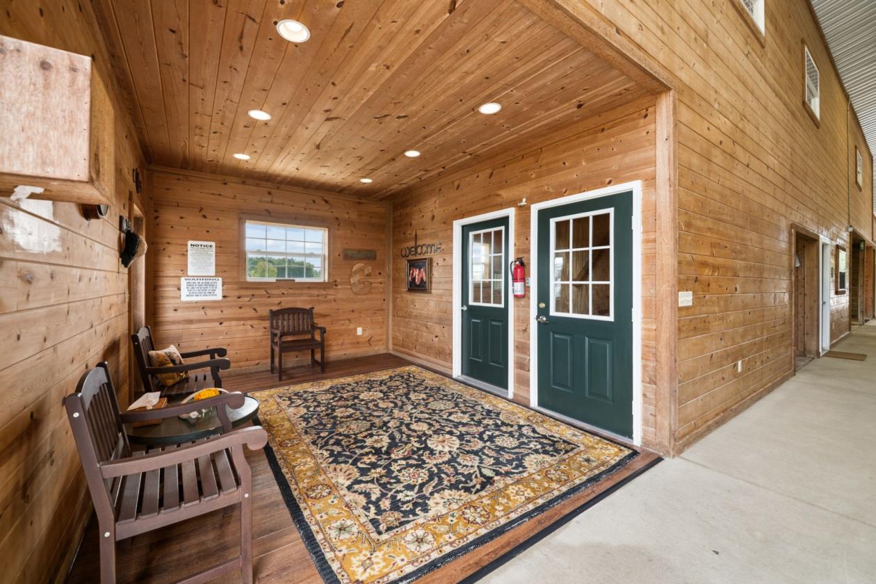 Rare Acreage. Private Equestrian Estate. - photo 5